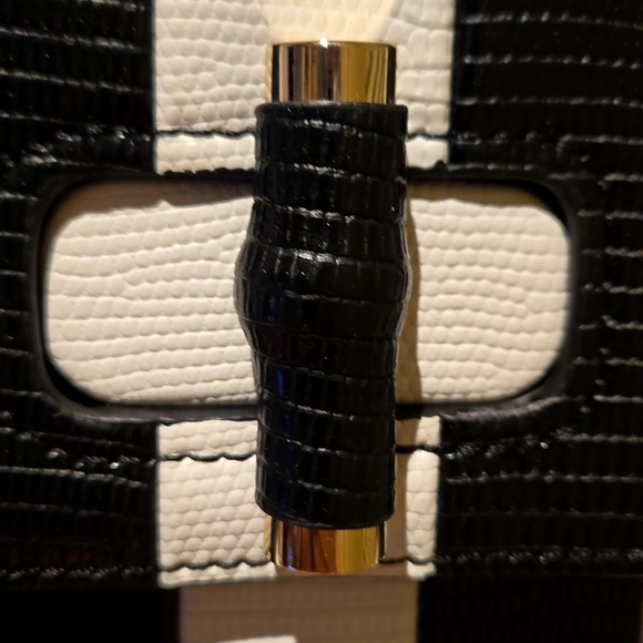 NWT Black and white shoulder bag - Picture 4 of 13